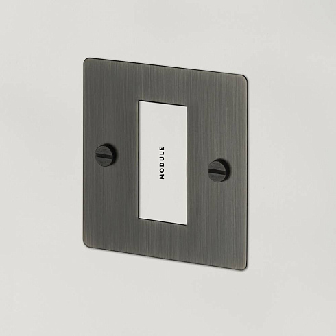 Рамка Buster and Punch 1G, 1 Mod Smoked Bronze Plates and Modules UK-MG-PL-1M-SM-A