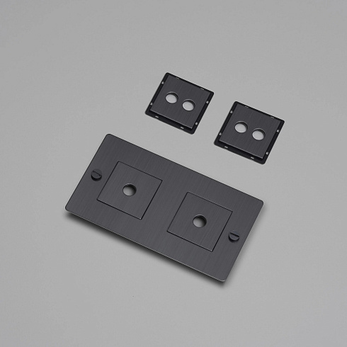 Рамка Buster and Punch 2G Horizontal with Infills smoked bronze Plates and Modules CPL-091998