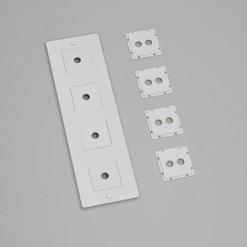 Рамка Buster and Punch 4G Vertical with infils white Plates and Modules CPL-142400