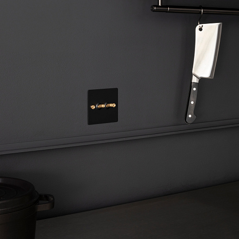 Выключатель Buster and Punch 2G Toggle Smoked Bronze/brass Switches UK UK-TO-CO-2G-SM-BR-A